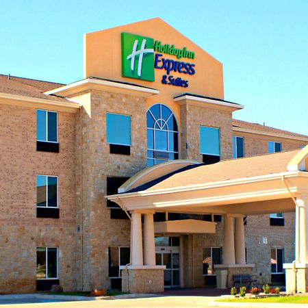 Holiday Inn Express & Suites Bonham By Ihg Exterior photo