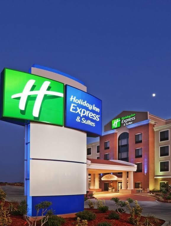 Holiday Inn Express & Suites Bonham By Ihg Exterior photo